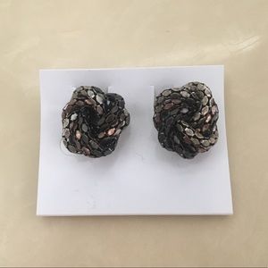 Super cute chain stud earrings